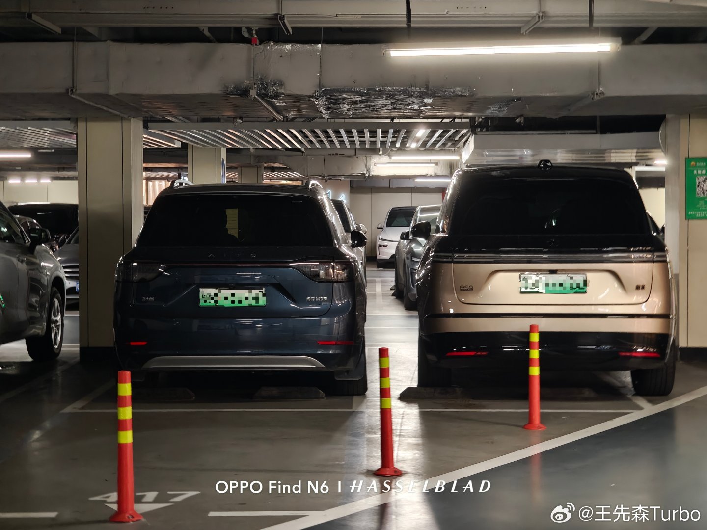 蔚来es9也太大了，你们敢信左边是台问界m9？[捂脸哭][捂脸哭][捂脸哭]​​