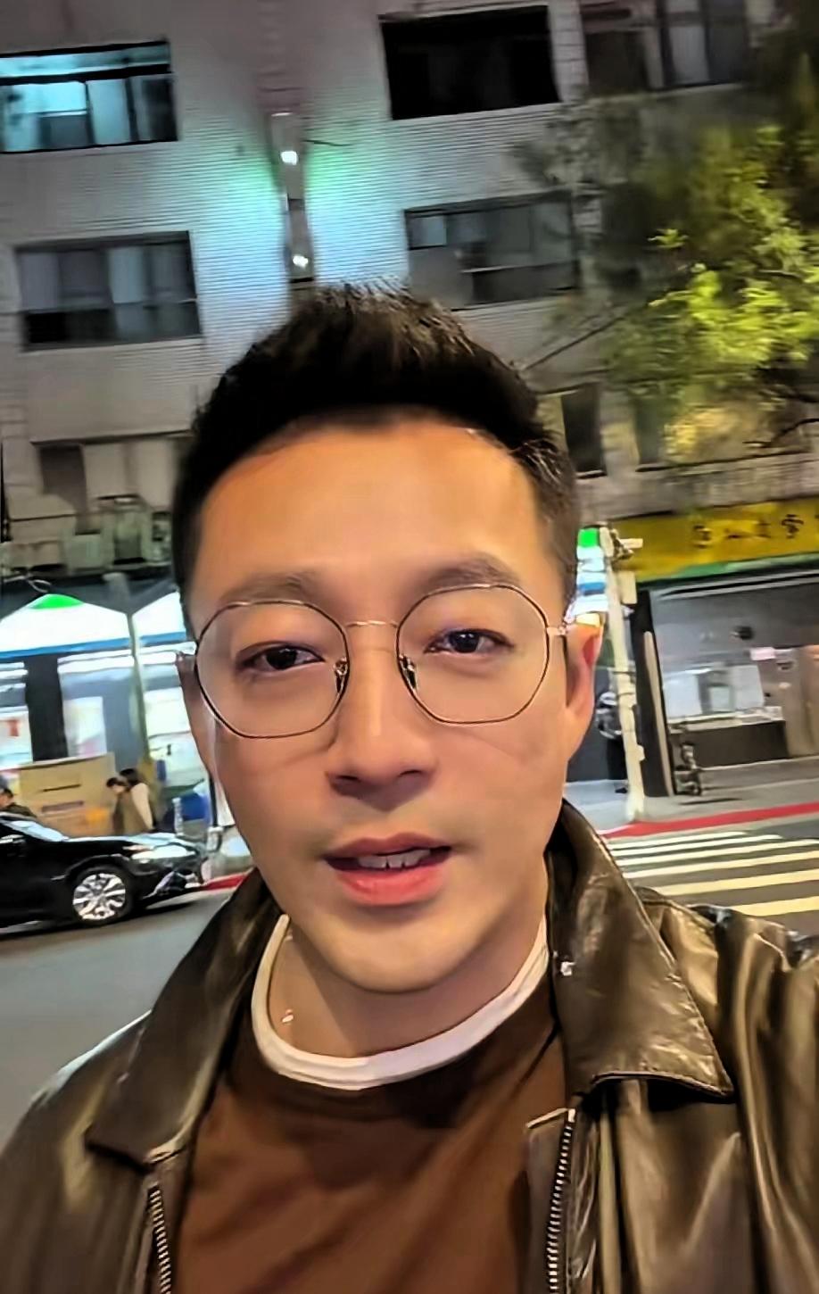 春节家庭事,台北夜市情,爷孙盼团圆.小霖霖这孩子,他心思多,大家也