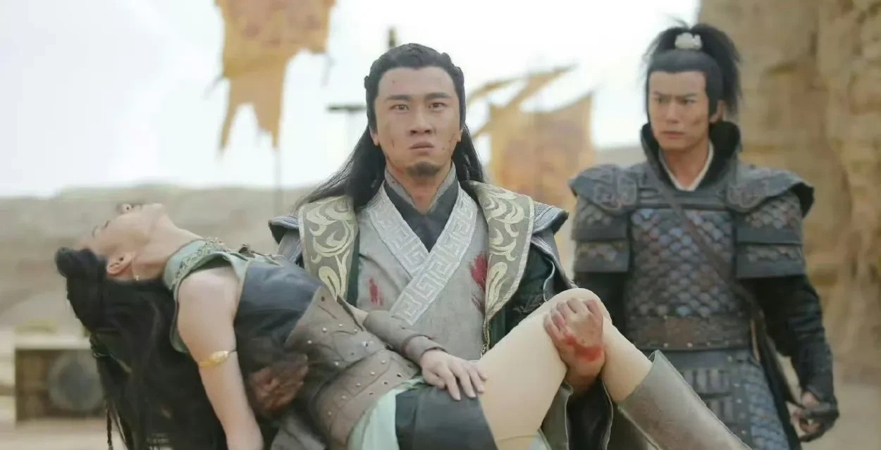 拍电视剧，女主角穿着肉色丝袜，导演还是上点心吧，古代还没有这个高科技。