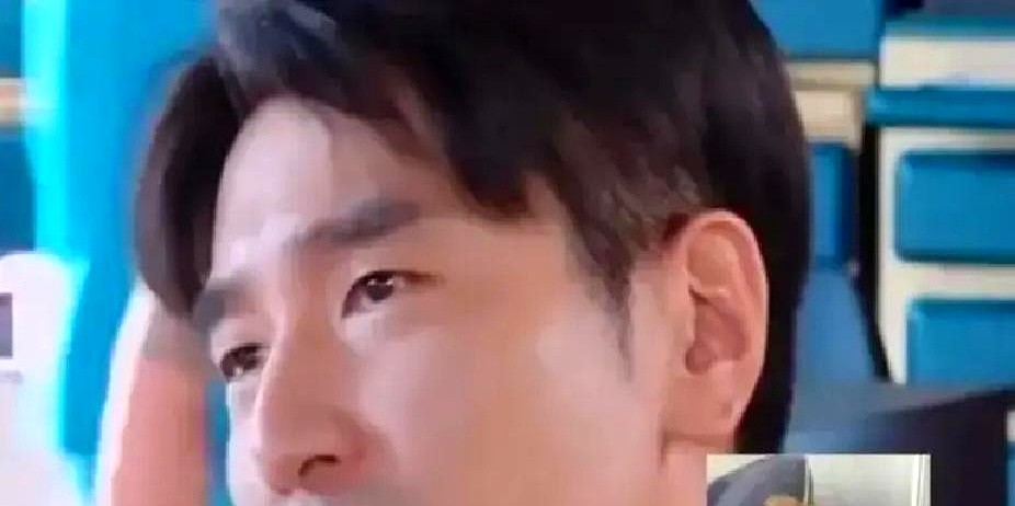 赵又廷对着黄晓明大倒苦水，愁得直叹气，原因竟然是嫌弃女儿长得太像自己。录节目时赵又廷直摇头，说每天看