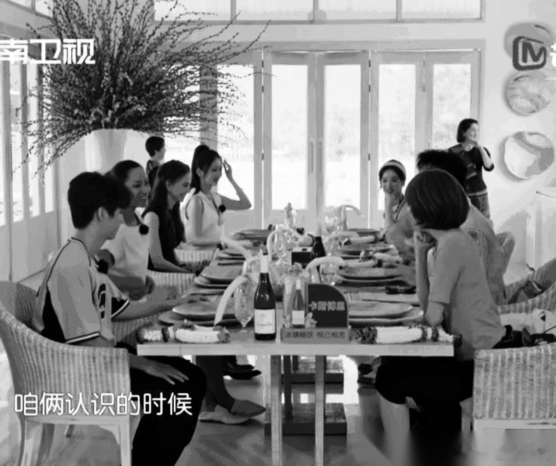 笑死了，黄晓明遇上瞿颖，这次是真失算了。或许黄晓明是想让瞿颖夸他保养得真好，于是