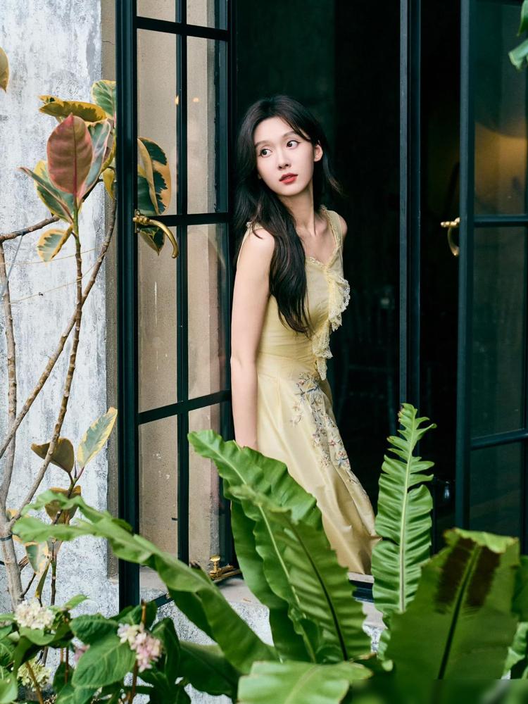 演完《大生意人》圈粉无数，如今新剧《长安二十四计》顺利接档开播，看来要红了！