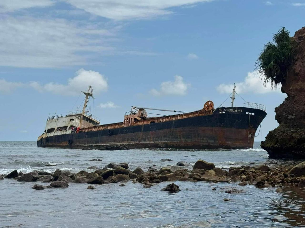 ·菲律宾挑衅时，我们没有发动自卫反击战，就已经注定今日的结果。在南海风波不断的那