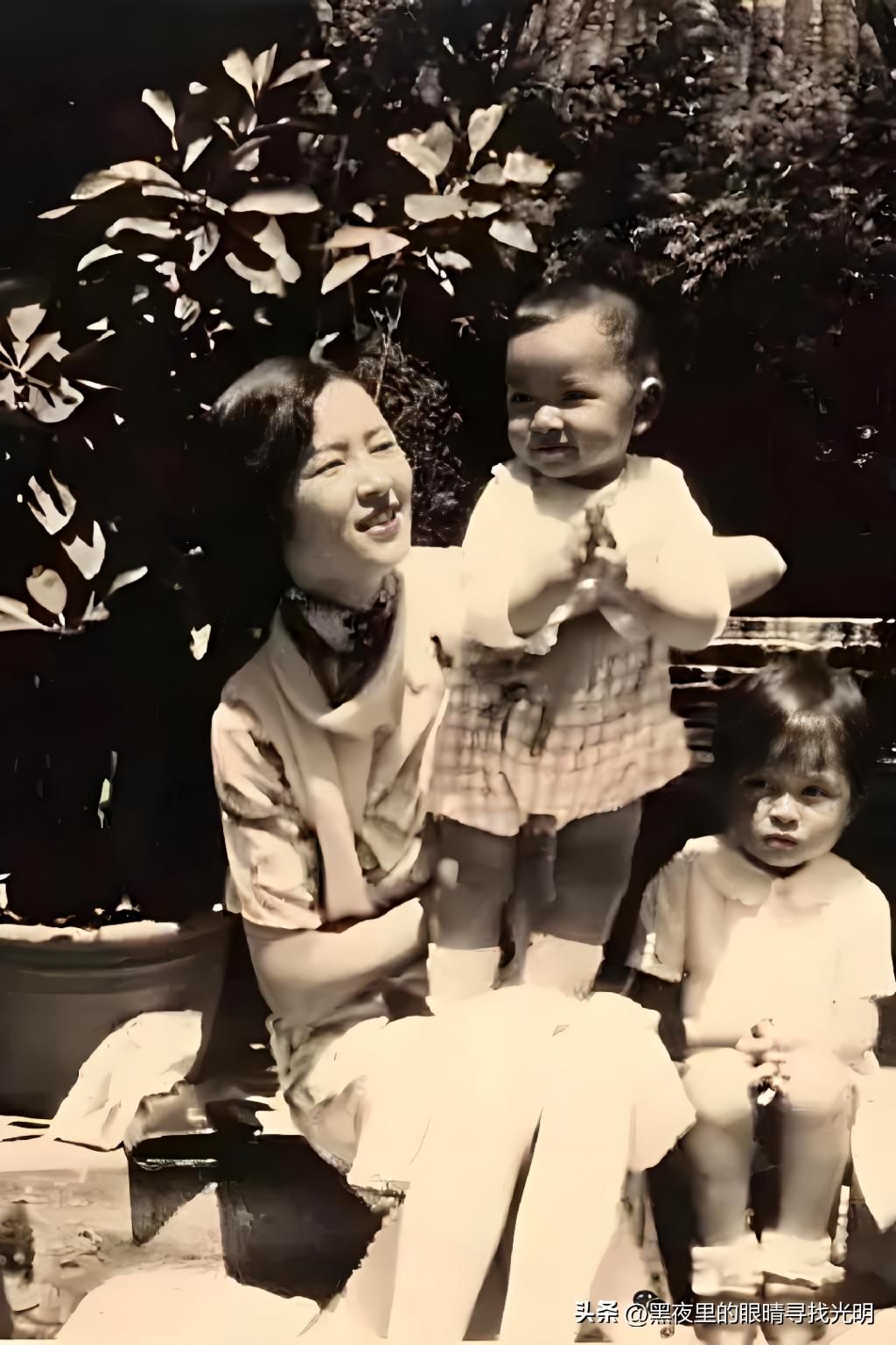北平1932：林徽因母子三人的温馨一刻这张老照片拍摄于1932年北平北总布胡