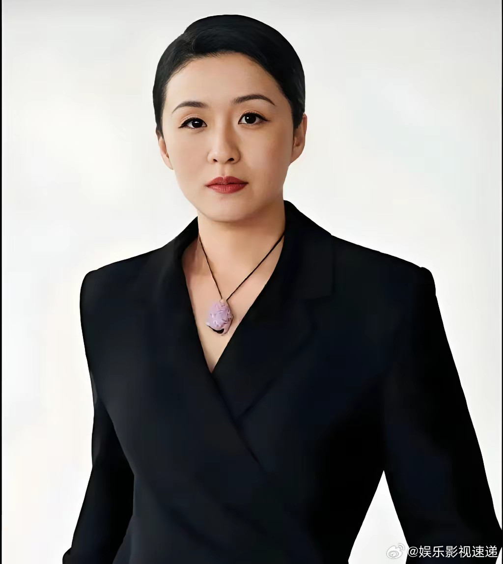 央妈终于发话了，秦雯担任编剧的电视剧《爱情没有神话》宣布撤档了。这样的能人编出来