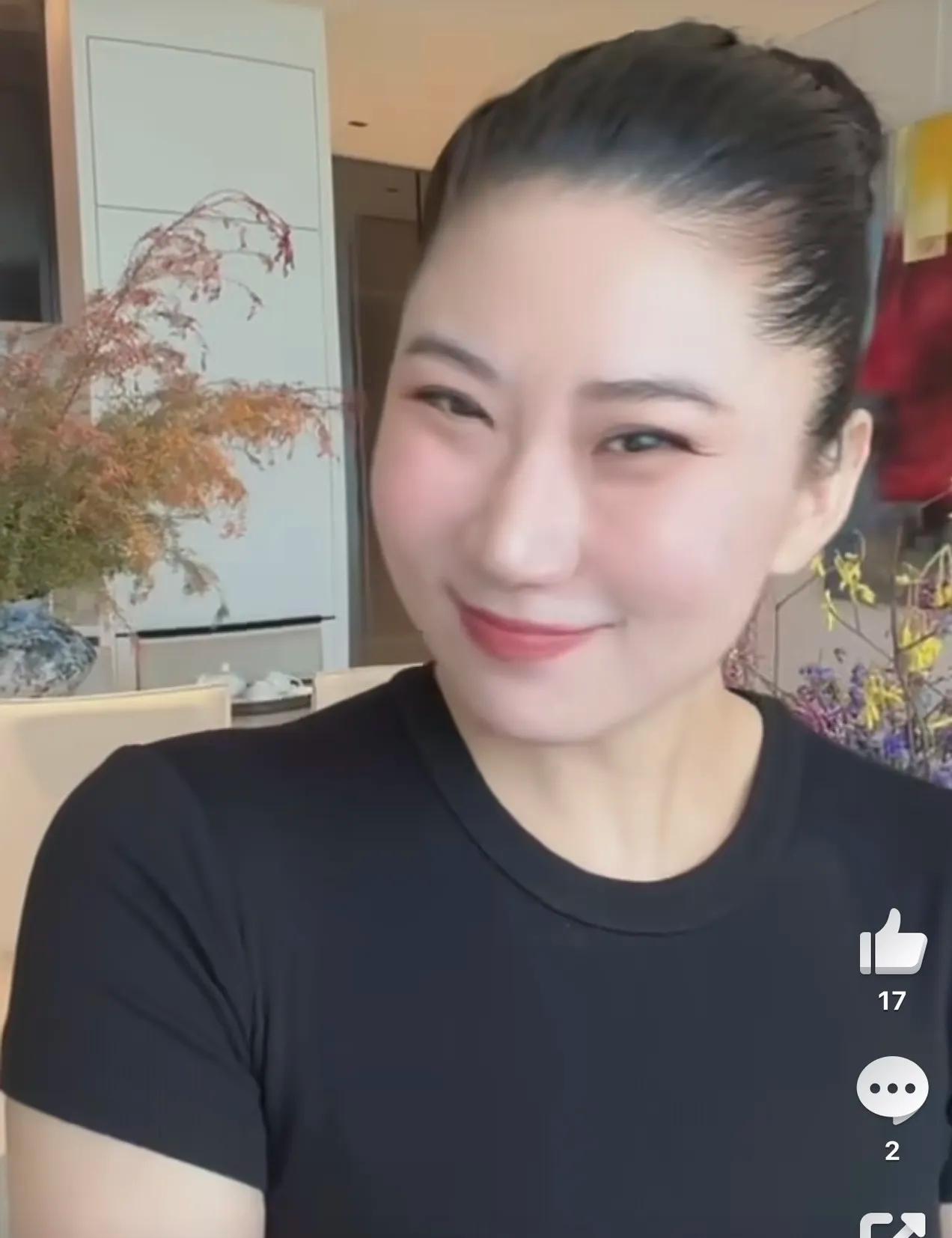 谢贤前女友coco说：我告诉大家一个秘密，我和四哥刚认识不久我们去卡拉OK