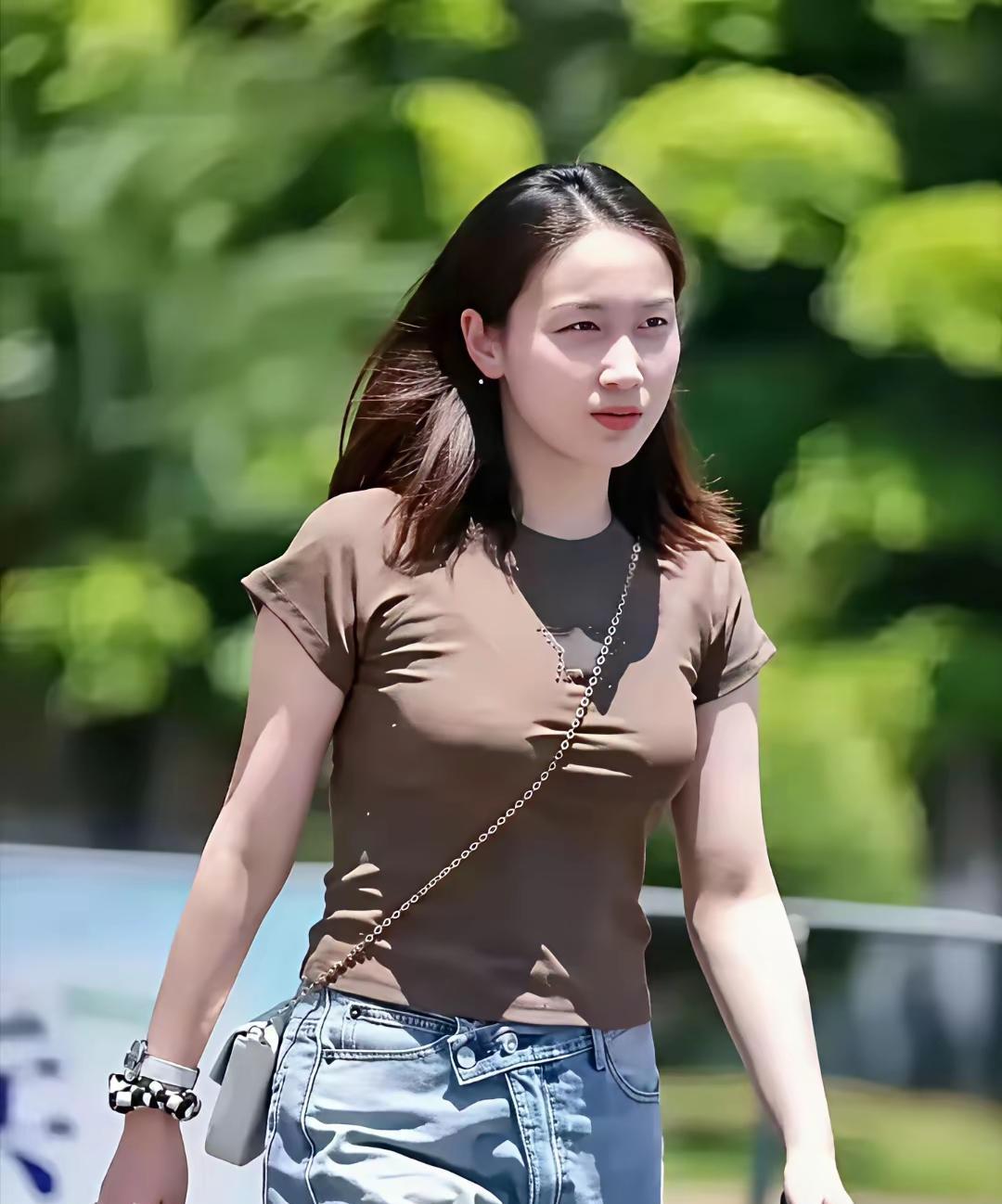 国乒“腿精”钱天一拿亚军，却被热搜骂上第一：长得太美也是错？她刚在太原WTT