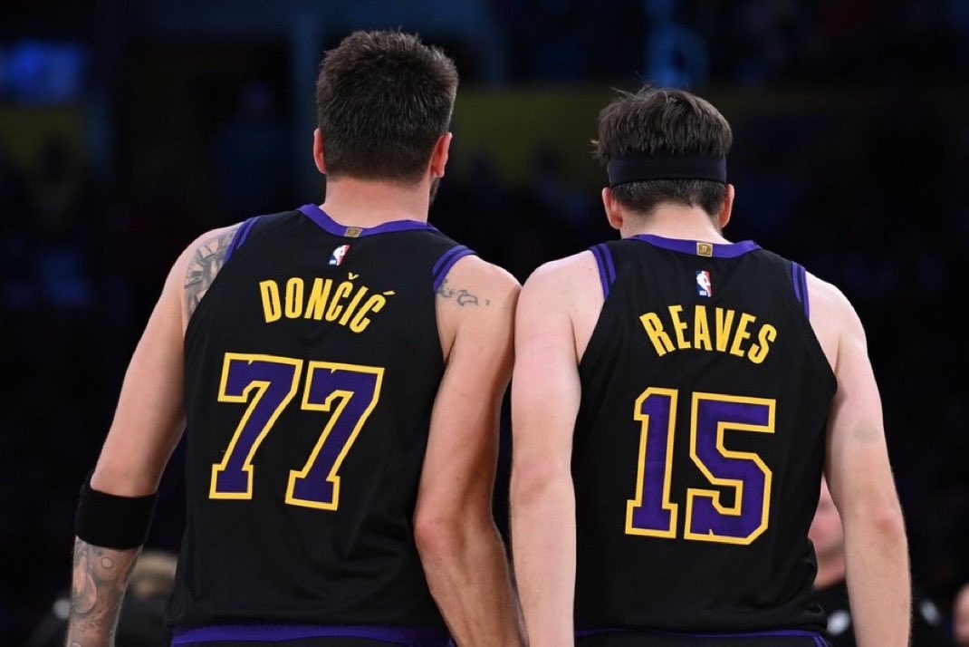 洛杉矶湖人重磅消息-洛杉矶湖人队预计卢卡·东契奇不会在季后赛首轮就复出。-