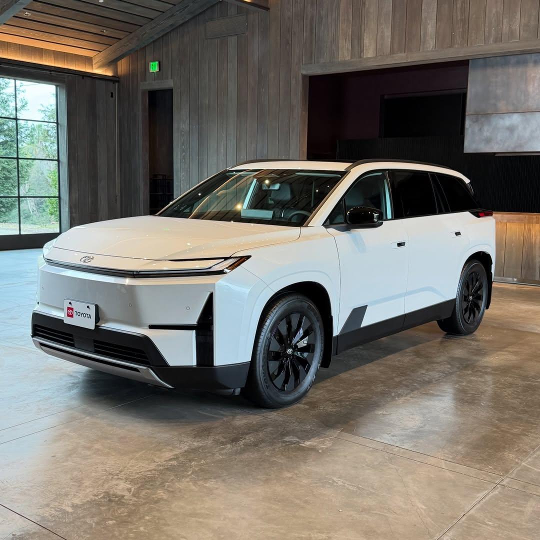 来了！完全重新设计的2027款丰田汉兰达！作为SUV界的凯美瑞，第五代汉兰达大胆