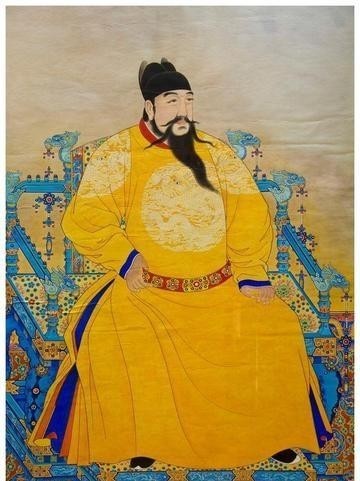 1407年，朱棣下诏全国选美，当美女们送到京师后，锦衣卫纪刚先挑出几个最漂亮的给