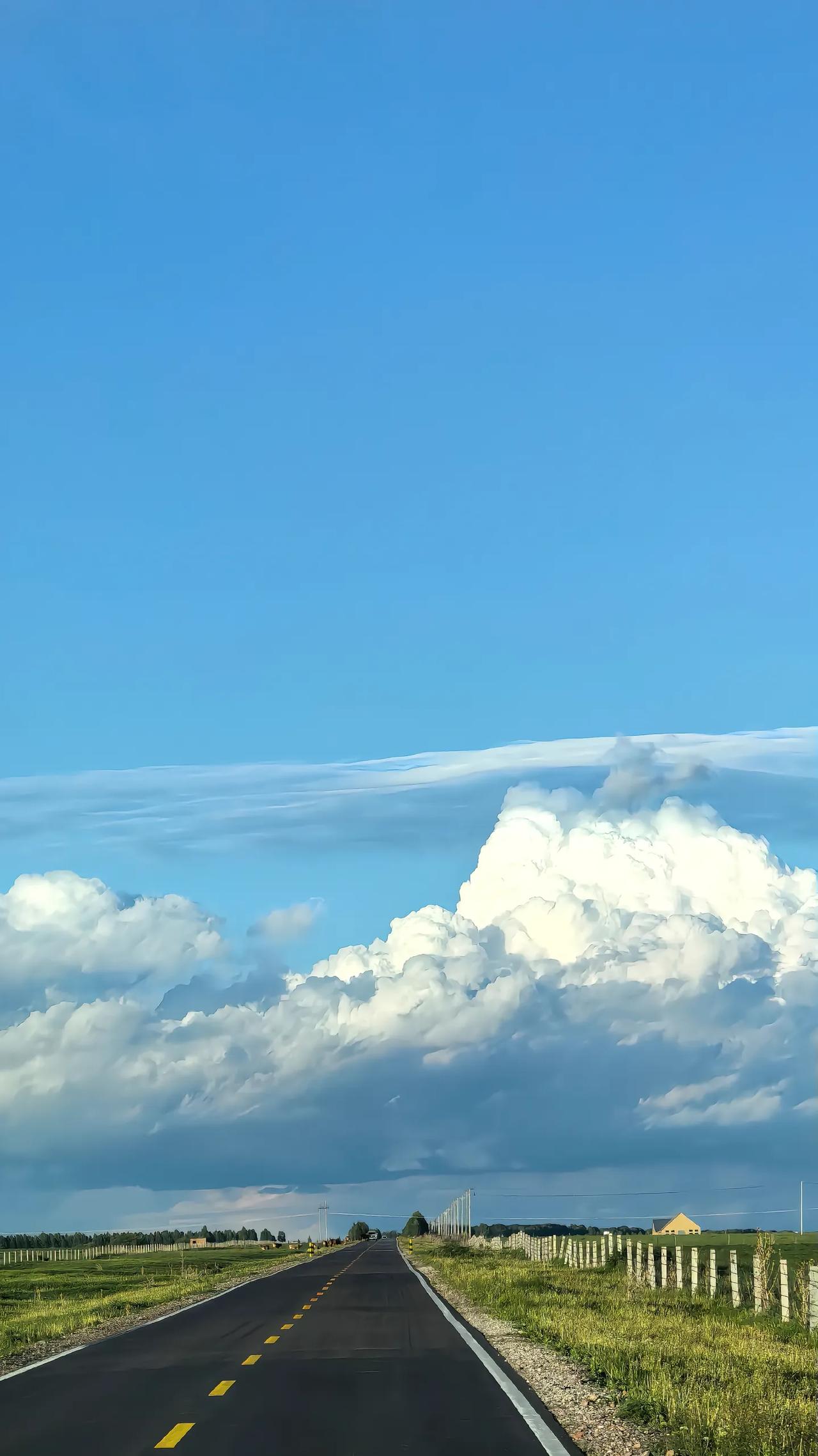 今天面试一位老师，老师是东南大学毕业的。然后我就问得具体了一点，我说，老师，你的