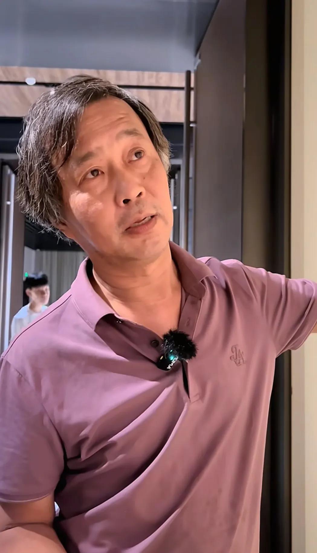 沈巍评价范曾老先生。近日，沈巍先生在直播中谈了对范曾老先生的看法。沈巍说，如果