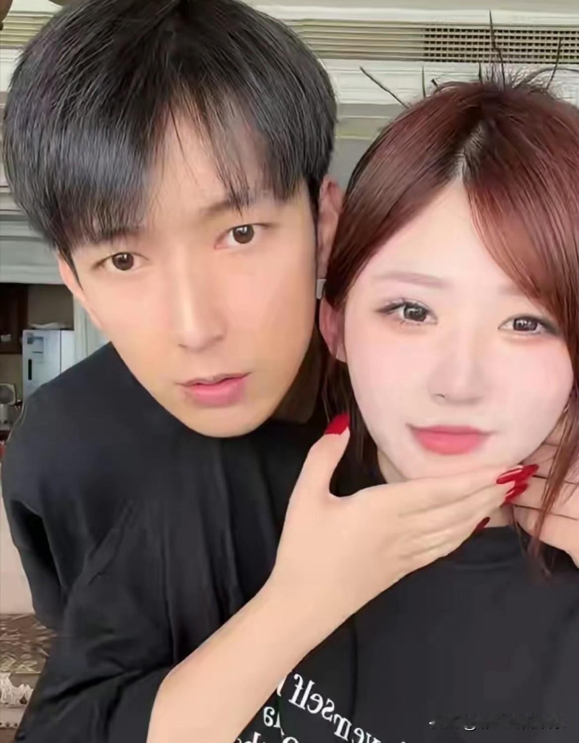 5月14日，黄一鸣闺蜜爆料她知三当三，刚生完闪闪两个月就让快订婚的A先生分手与他