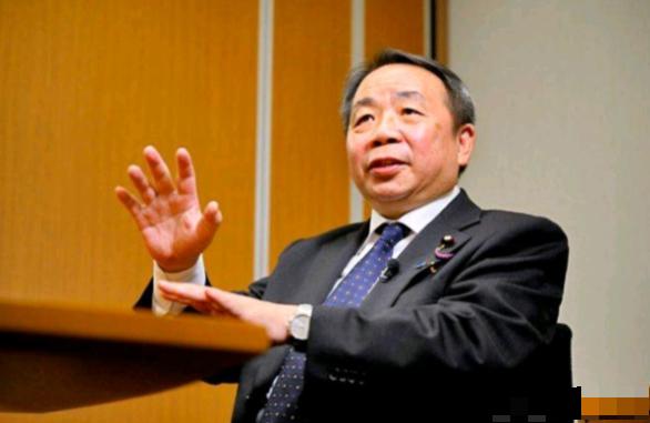 石平表示，我8月15日参拜靖国神社这件事，似乎在中国成了大新闻，但是一些中国人把