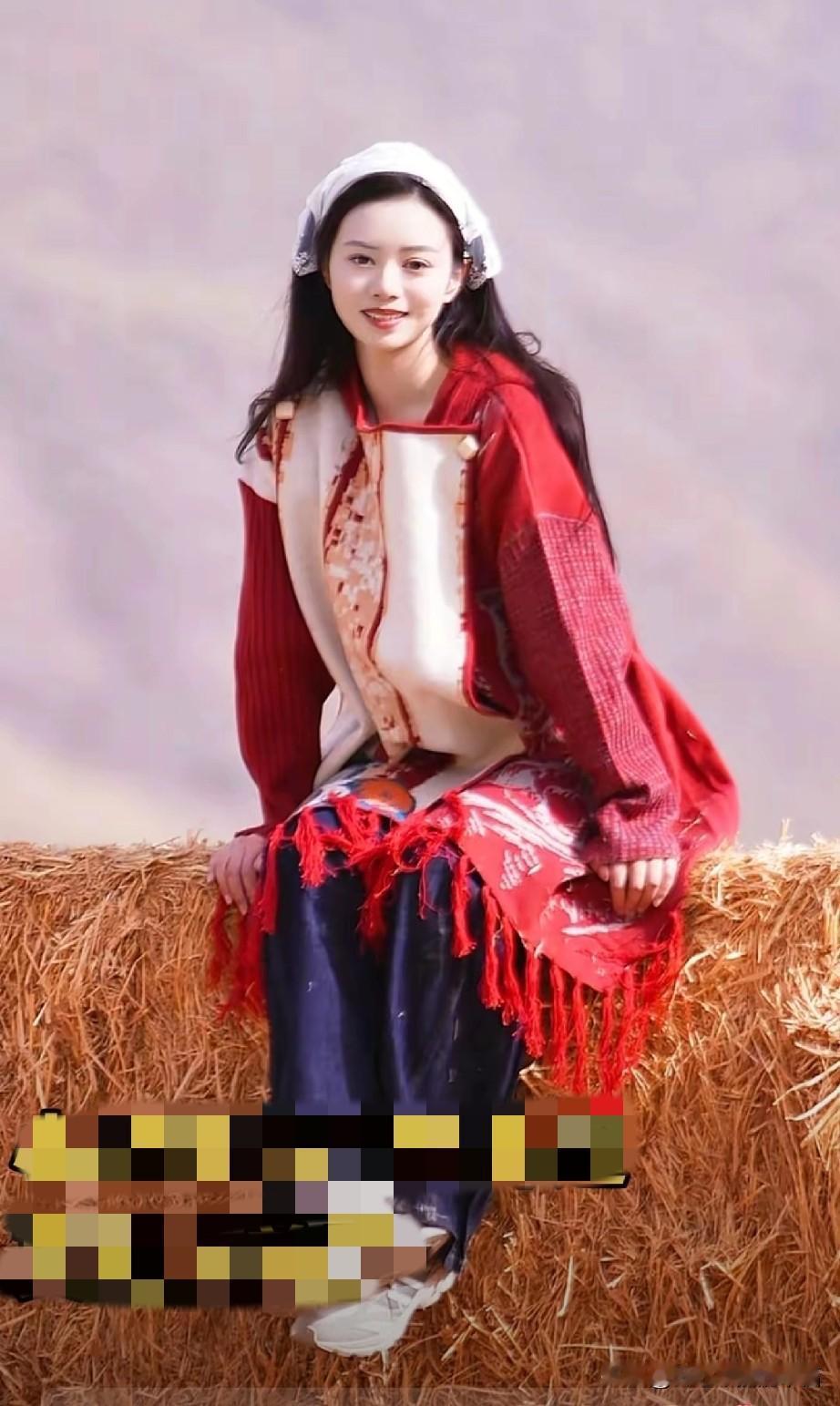 与辉同行太低调了，在直播间主播们如同邻家男孩女孩朴素务实，只有外场了才会精致打扮