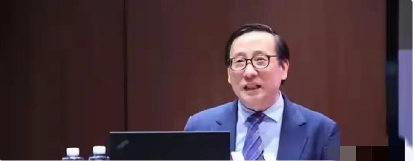 网上有消息，儿子在美国硅谷当高管，爹在国内喊“别造了，买就行”。2026年7月2
