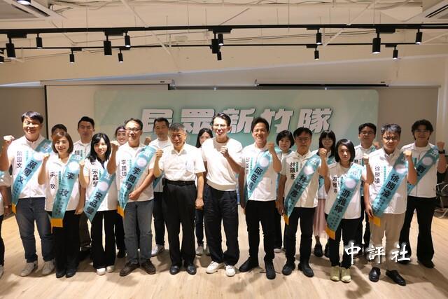 白营新竹爆炸式　柯文哲勤跑冲刺台湾民众党创党主席柯文哲数月来频回新竹老家辅选，