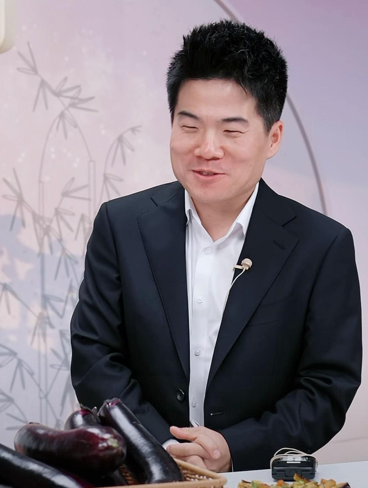 有黑子叫着说兰知春序千万别带货！否则就是学老东家做矩阵号，模仿人家！话说这位
