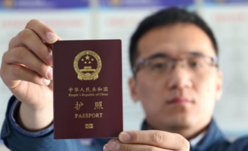 “就算是我主动加入加拿大国籍，你又凭什么取消我的中国国籍！”2021年，安徽一男