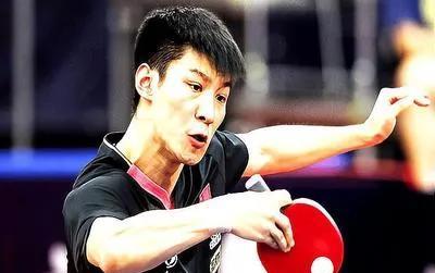 难得周启豪、薛飞痛快一把，各自3：0战胜对手，晋级32强这两个人技术是有的，主