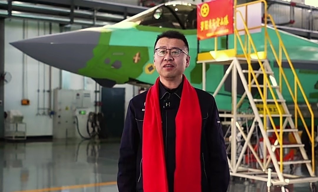 两家世界最强的战斗机生产企业！成飞和沈飞携最强五代机硬核拜年！丙午马年第一天热