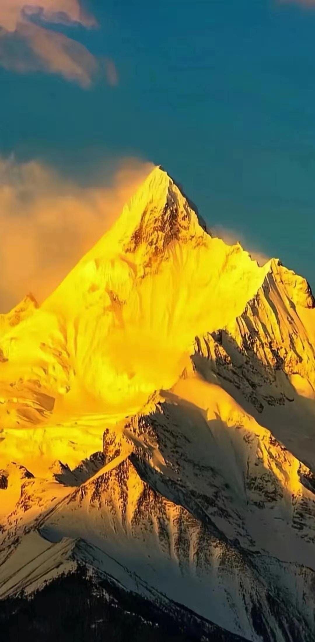 2026第一缕金光刷屏：我们追的不是雪山，是藏在人间的救赎2026年的第一天