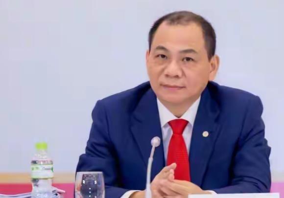 为了对华施压，越南宣布与德国西门子合作建设高铁；不料没到8天，越南又宣布放弃，让