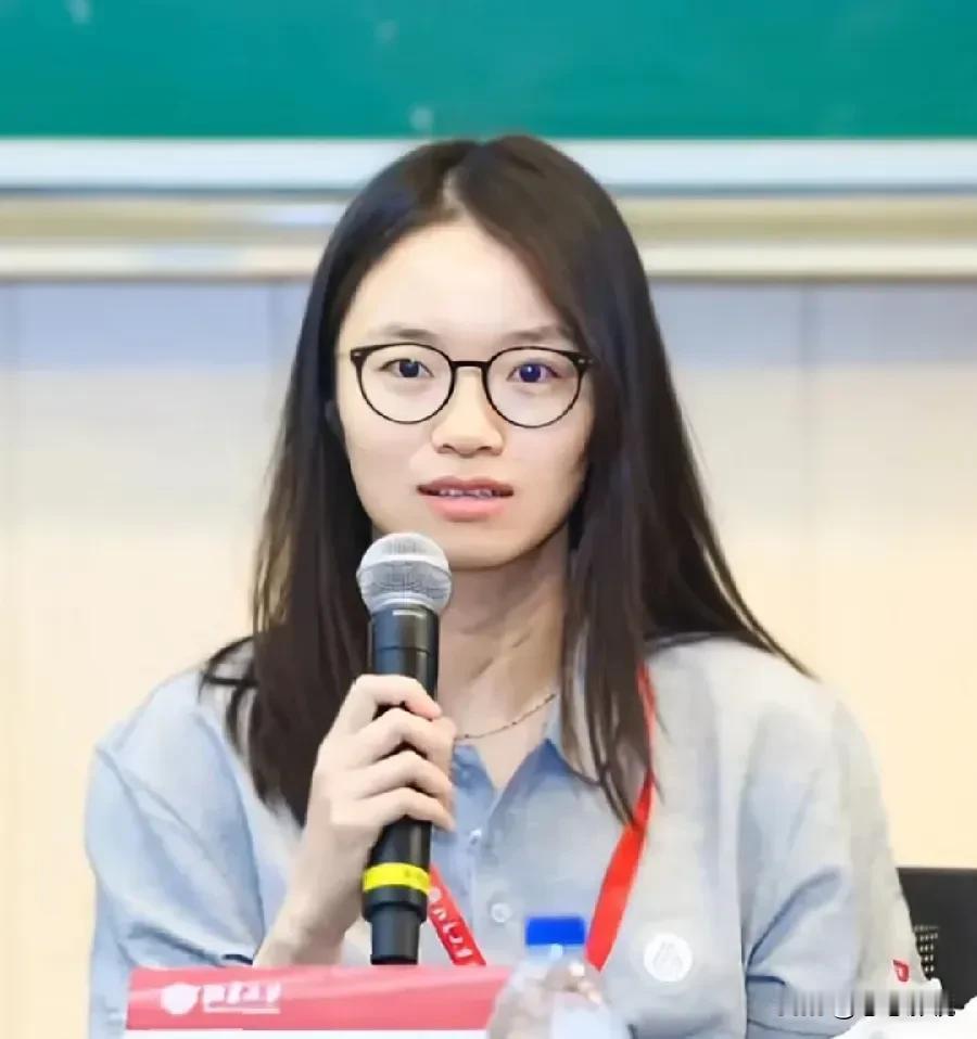 数学女天才王虹，2007年高考取得了673分的成绩，在桂林理科排名第9。她的数学
