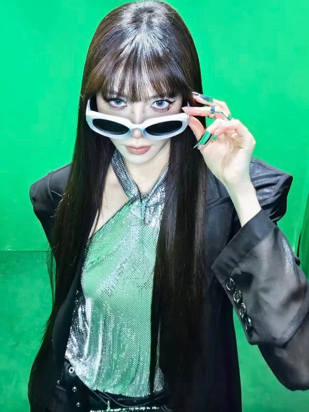 宋妍霏Y3K造型杀疯了宋妍霏又换新风格了CC人生造型库又上新！Y3K风格解锁