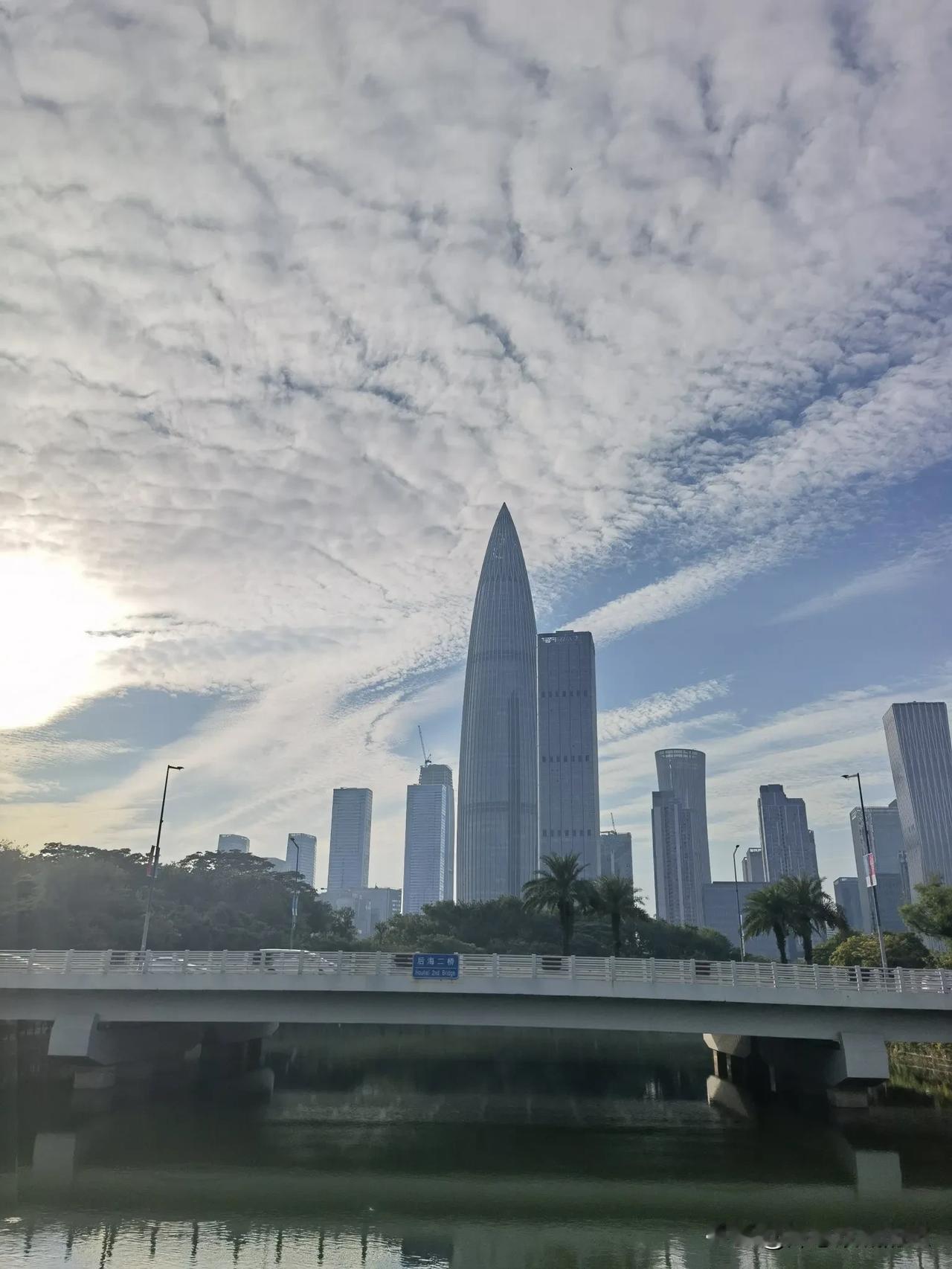 老公同事900W的房子，500W卖不掉。今天老公告诉我，他同事也是2020年在