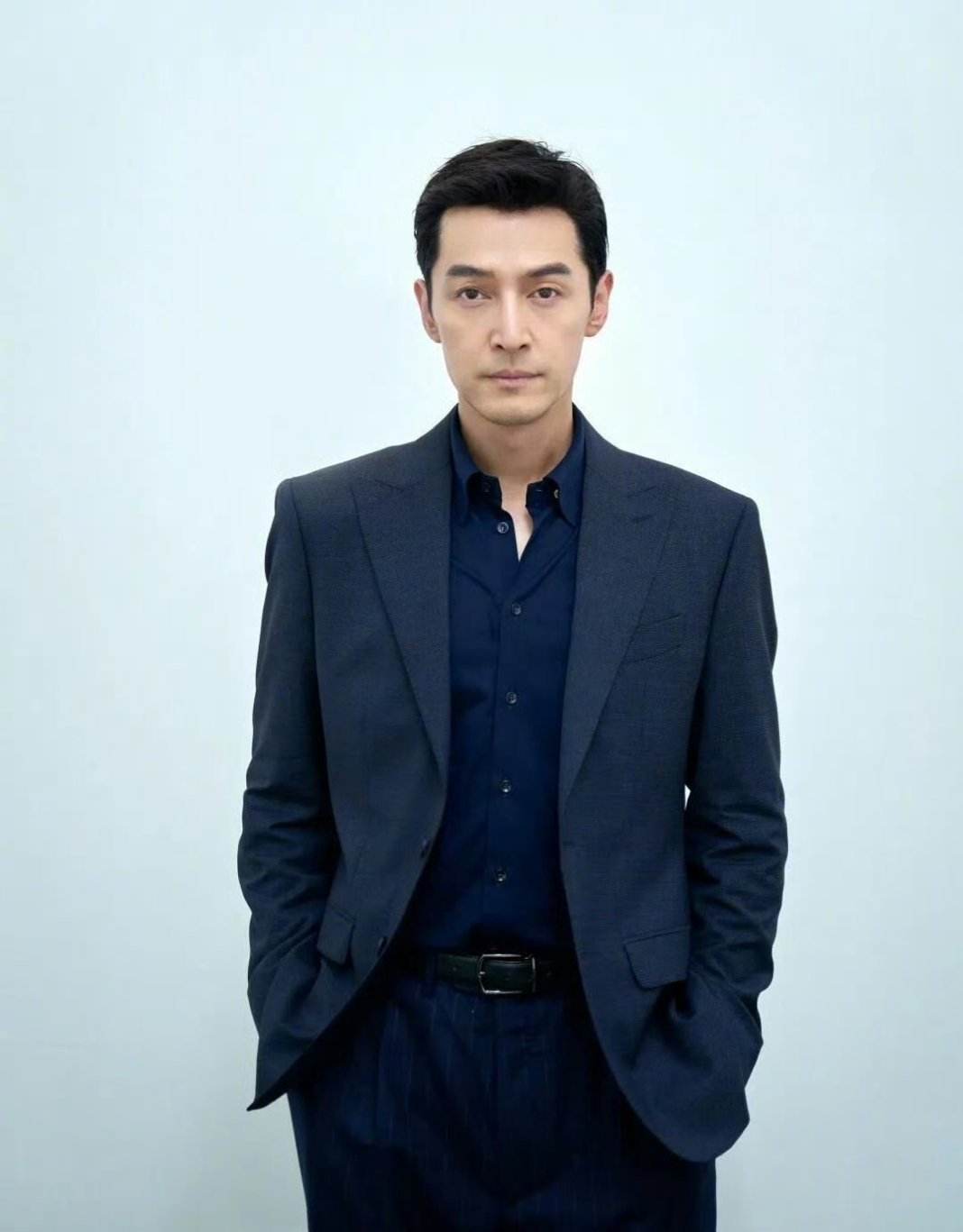 花瓶恨不得全裸，胡歌却注重内修。