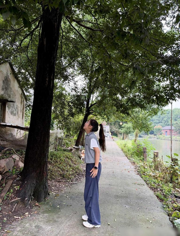 2015年7月份的女娃，2024年3月乳发，身高149.7cm，当时医生说半年要