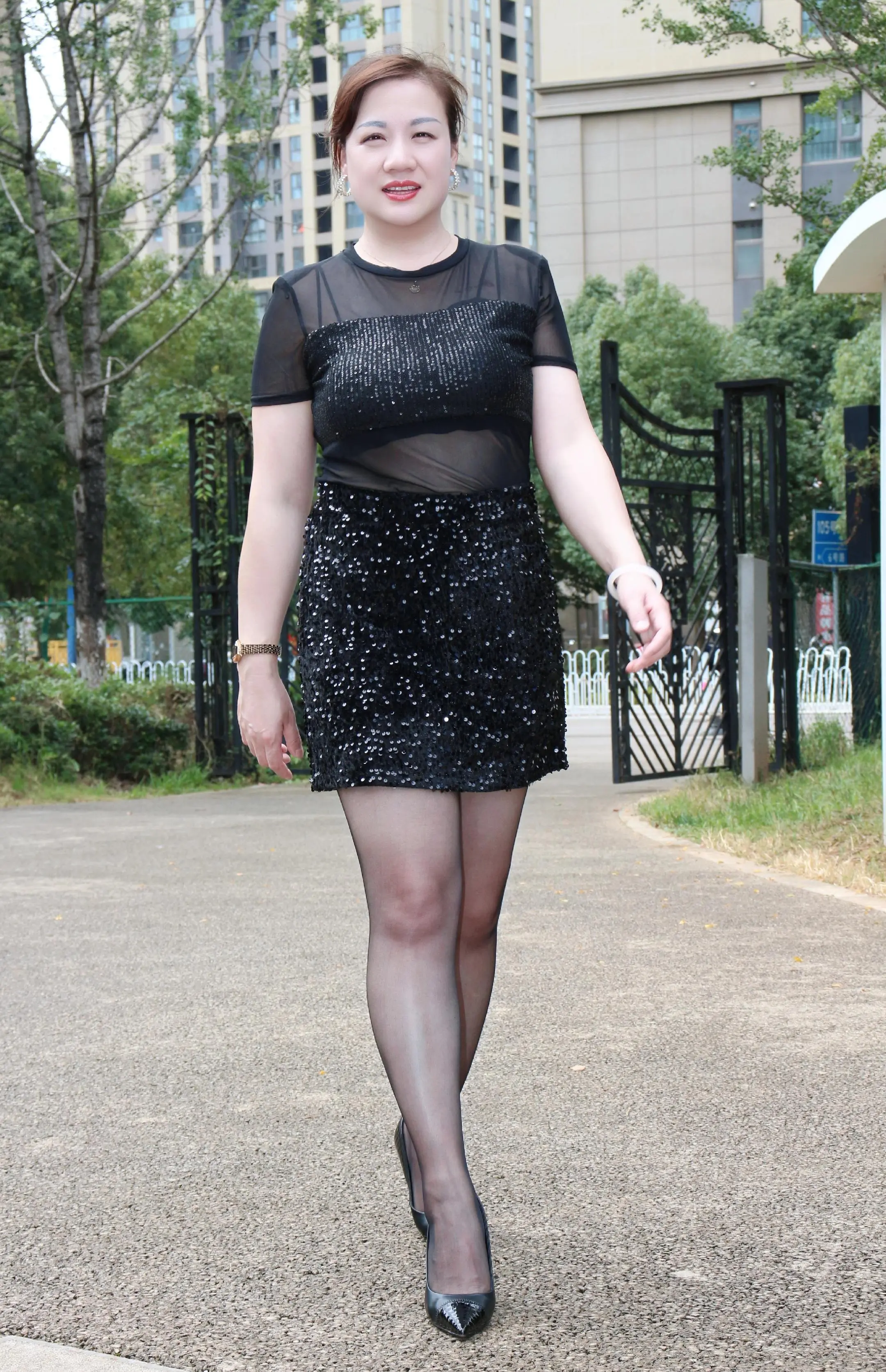 你负责赚钱养家，我负责貌美如花