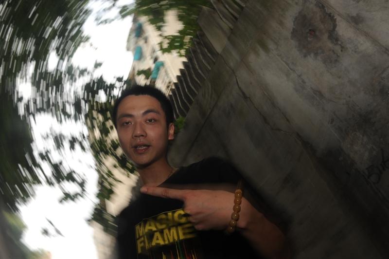 长沙29岁小伙回应“陪诊日入千元”：收入并不固定，少的时候两三百元近日，长沙2