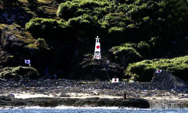 钓鱼岛是中国固有领土，铁证如山！可日本人竟非法在岛上建灯塔，这是对中国主权的