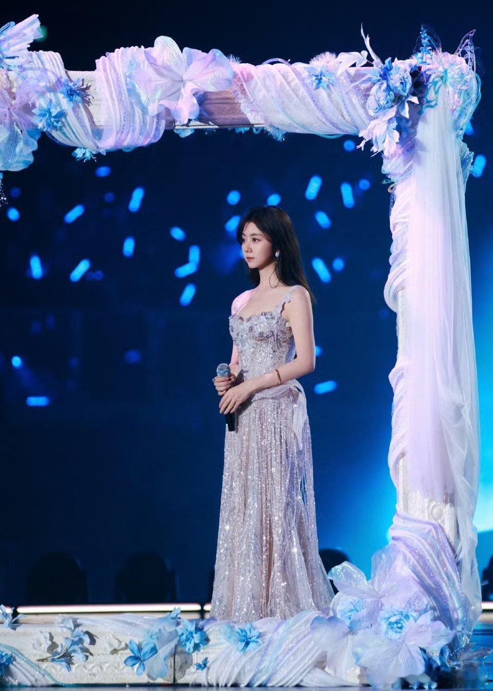 谭松韵状态你是说此女已经35了？我的天啊娃娃脸真的太显年轻了