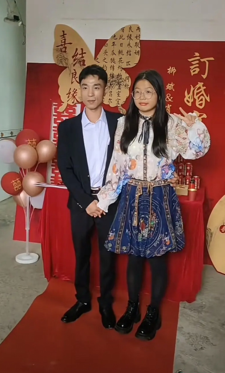 这个兄弟有点等不住了。