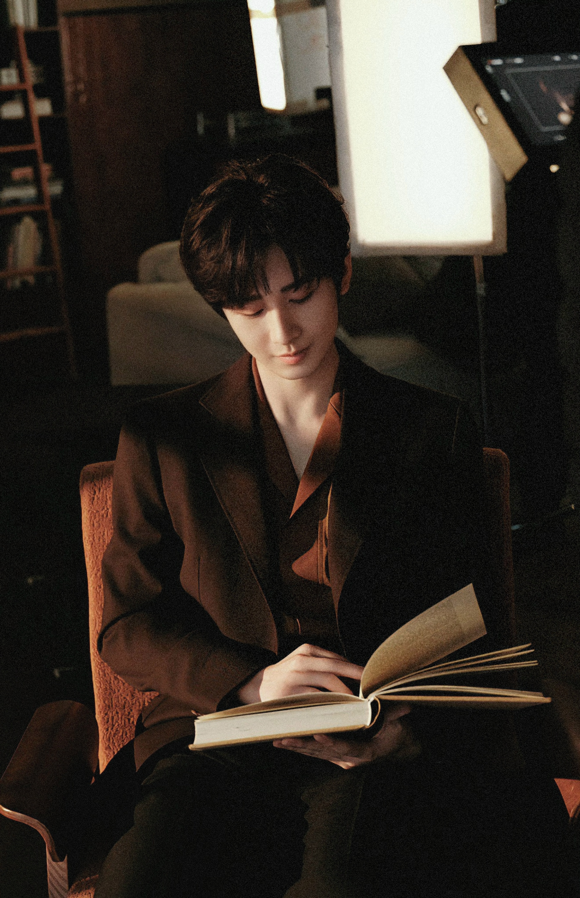 今天iejj们会很忙，大家尽量全天多点时间在线。爱奇艺悦享世界大会有成毅两京十