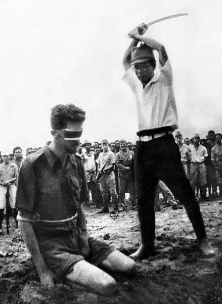 1942年2月，日军占领安汶岛后，对投降的澳大利亚战俘实施集体屠杀，手段包括斩首