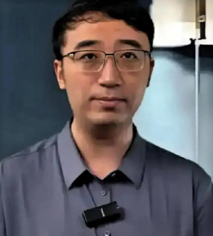 清华北大双料学霸李永乐，在北京找工作的过程中处处碰壁，外企不要他，500强也不