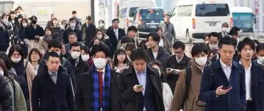 为什么日本一亿多人，用了三十年都无法摆脱经济困局呢？因为真正对日本人下手的，不是