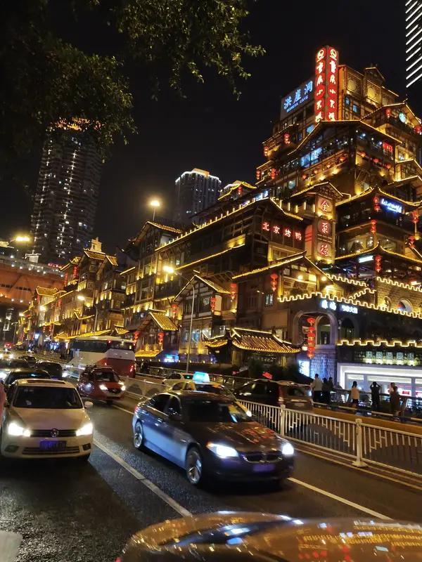 重庆市今天天气凉爽分析这个问题，经过8月28号晚上大雨重庆市8月29号.30号