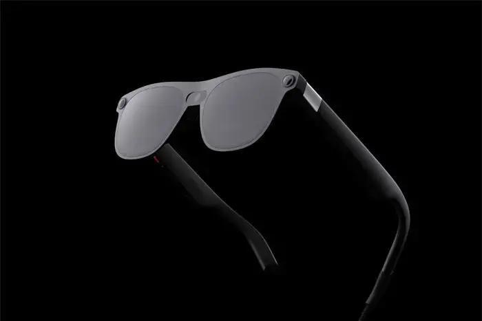 就在刚刚结束的CES展会上，谷歌直接把AR眼镜领域的合作对象升级了！他们宣布XR