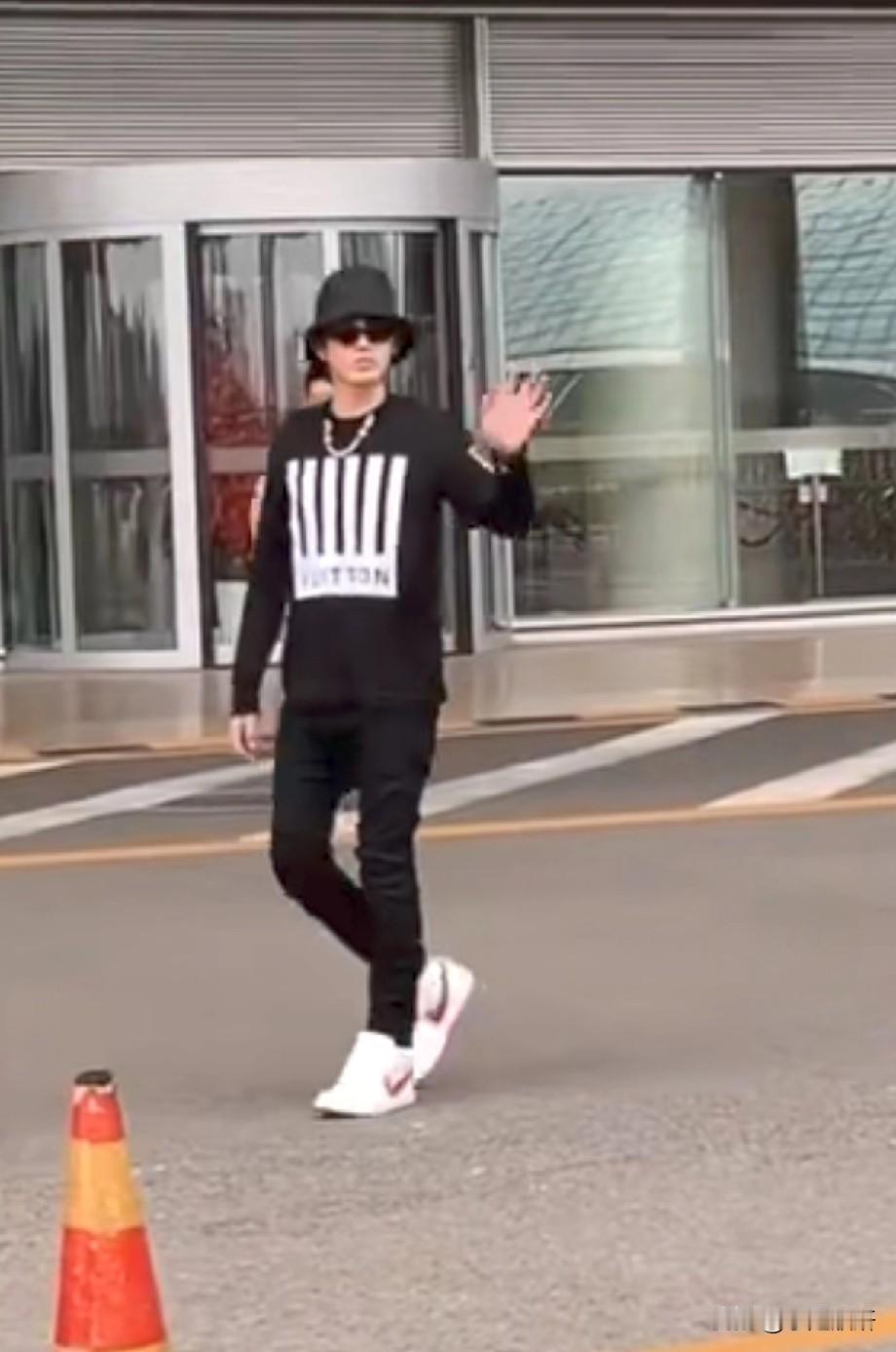 怎么都说他是被人陷害的俗称仙人跳我不知道，你们觉得呢？