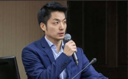 台北市长蒋万安接受专访谈到两岸时曾表示，“我是台湾人，我就是中华民国的国民。”这
