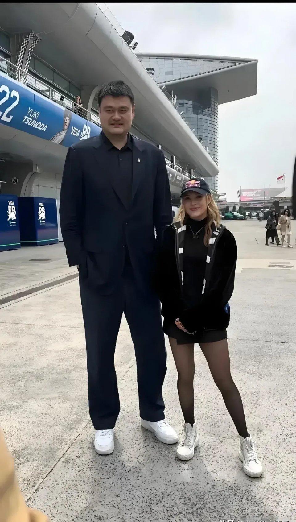 姚明这身高炫得……我竟然哑口无言。​​​