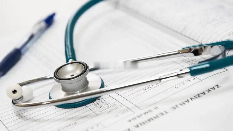 《股市早评》一、财经消息1、美股三大指数集体收涨，美光科技涨超4%创历史新高