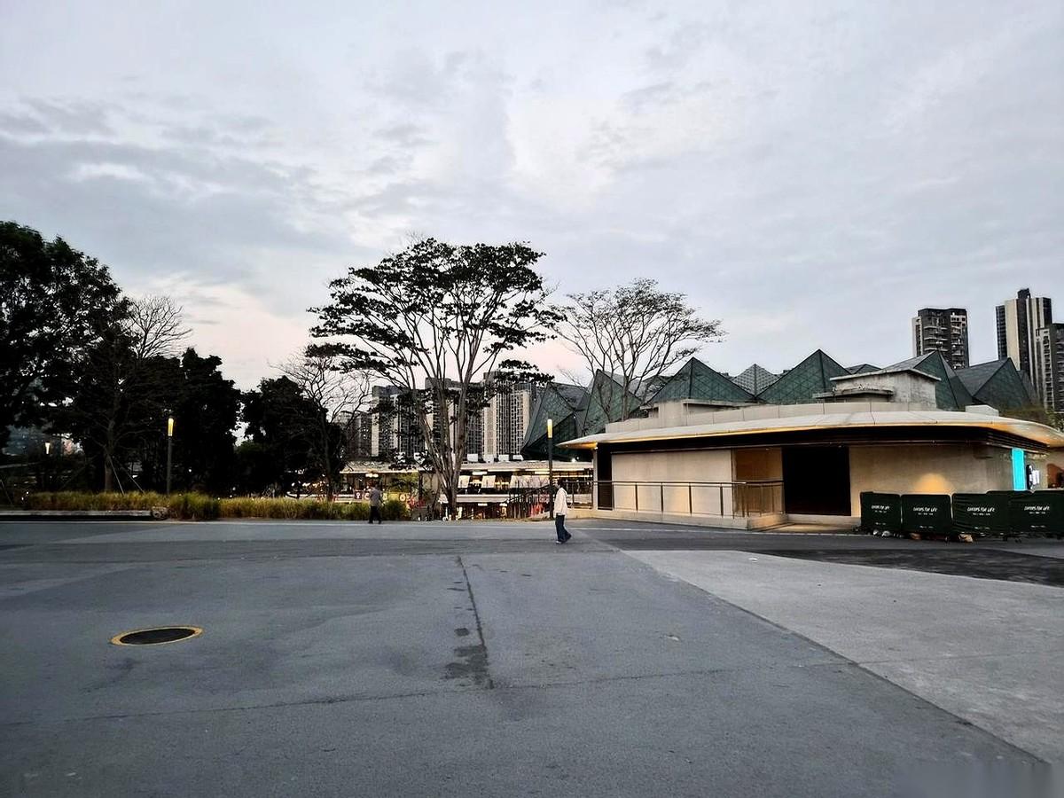 我勒个去，这消息简直像平地一声雷，直接把我震懵了！近四分之一的艾滋病患者，居然能