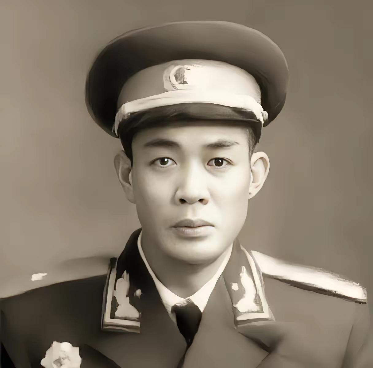 1949年7月15日下午，沙市的枪声刚停，147师师长郑贵卿走进审讯室，看了两个