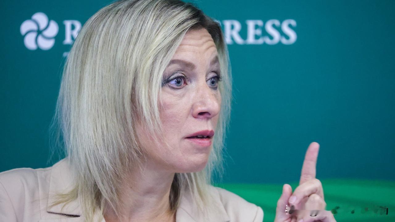 “欧盟已经变得贫困落后，接近崩溃的边缘。”扎哈罗娃貌似2瓶伏特加下肚，然后在接受